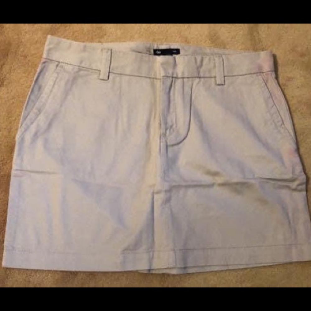 Size 6 Gap khaki skirt